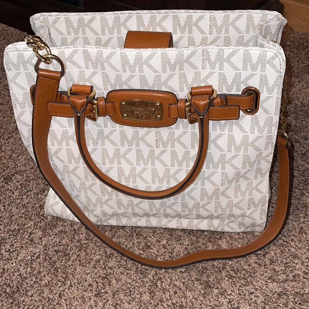 Brand New Michael Kors Purse/Wallet White with brown monogram
